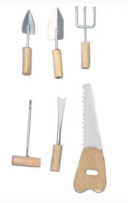 OUTILS EN METAL