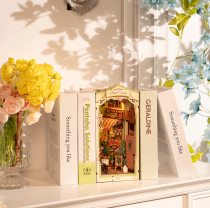 SERRE-LIVRES FLORAL CORNER